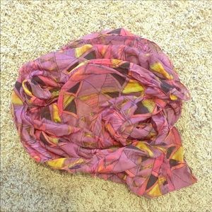 Light patterned scarf